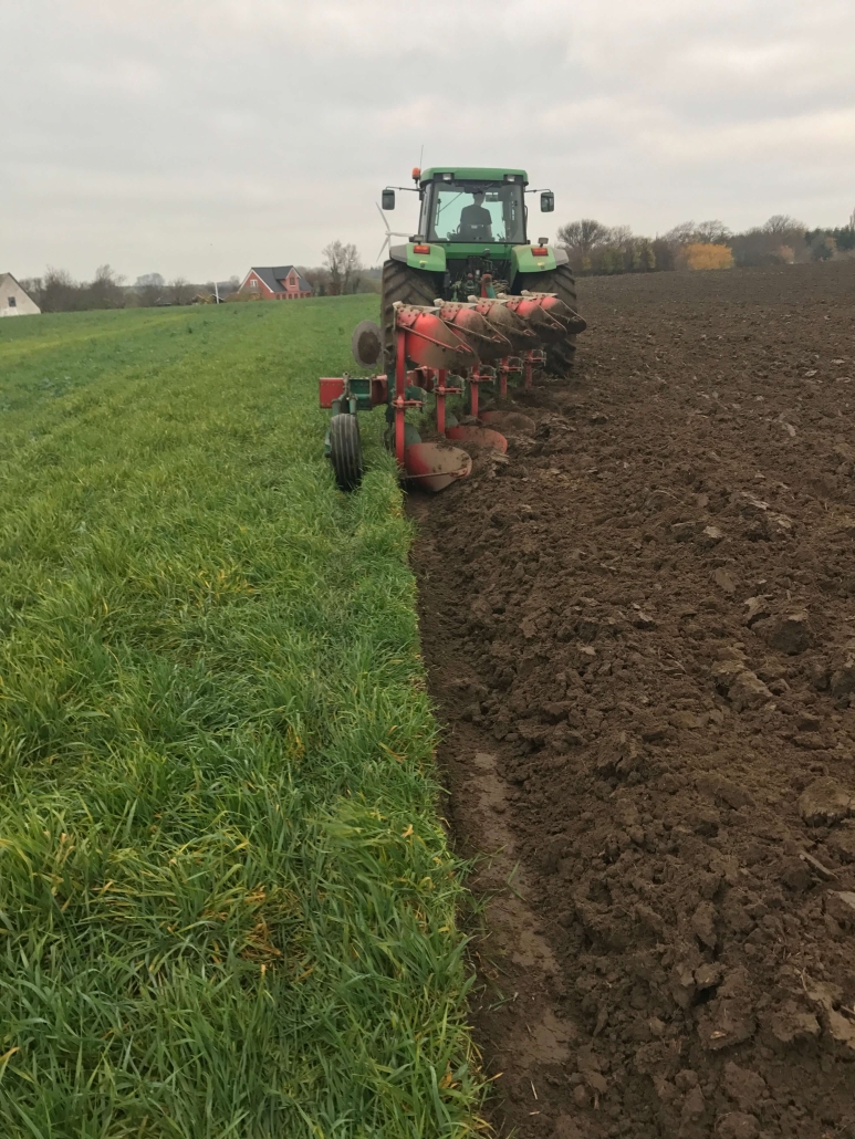IMG_1067 maskinstation pløjning